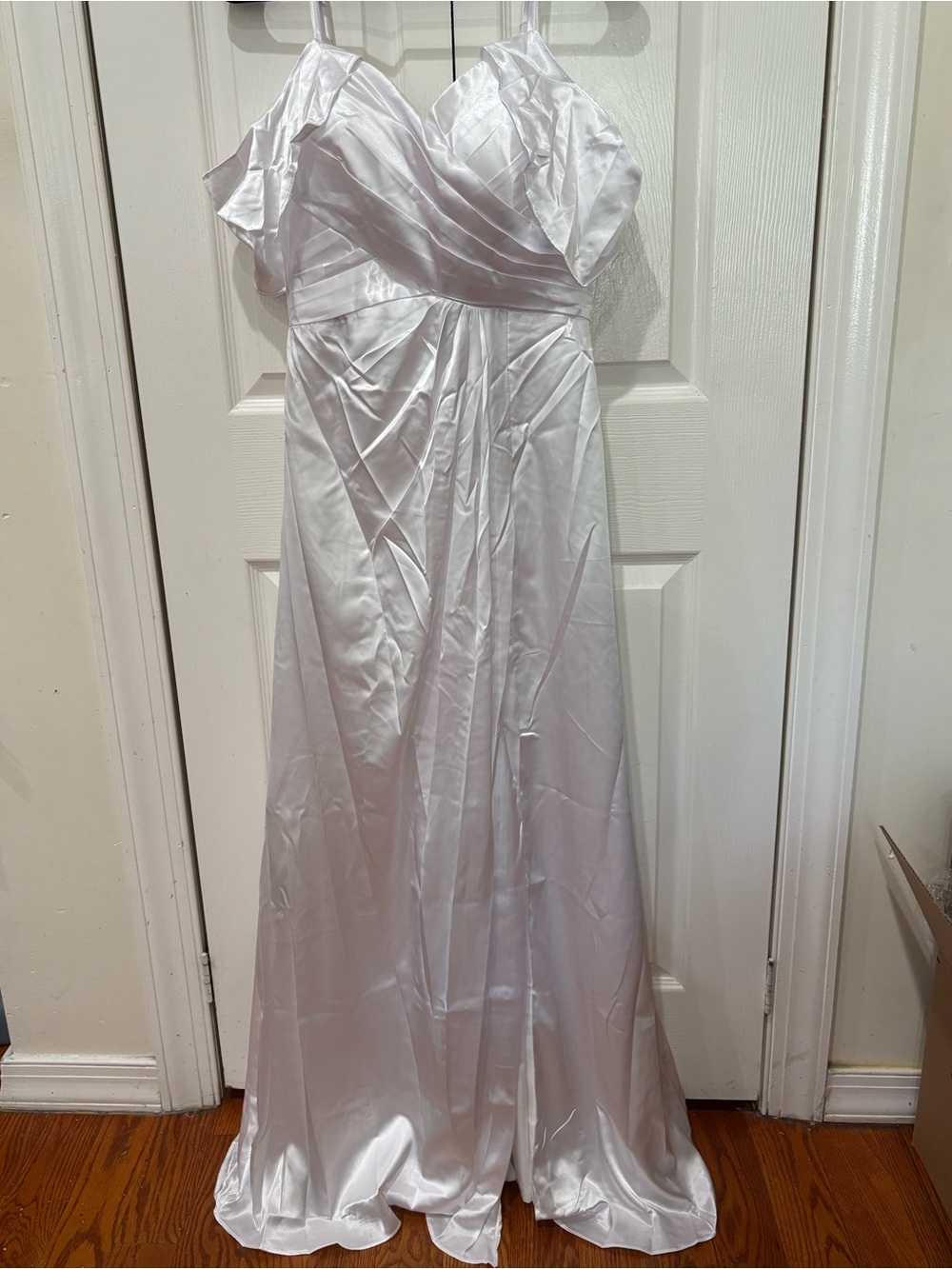 Elegant Satin Off-Shoulder Evening Gown in Light Silver - Picture 2 of 3